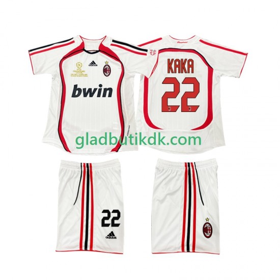 Udebane Trøje AC Milan KAKA 22 Retro 2006 2007 K/Æ Børn(+Shorts)