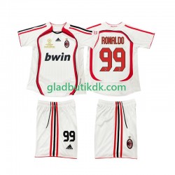 Udebane Trøje AC Milan RONALDO 9 Retro 2006 2007 K/Æ Børn(+Shorts)