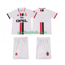Udebane Trøje AC Milan Retro 1996 1997 K/Æ Børn(+Shorts)
