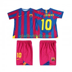 Hjemmebane Trøje FC Barcelona RONALDINHO 10 Retro Champions League 2005 2006 K/Æ Børn(+Shorts)