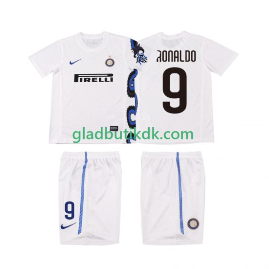 Udebane Trøje Inter Milan Ronaldo 9 Retro 2010 2011 K/Æ Børn(+Shorts)