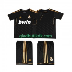 Udebane Trøje Real Madrid Retro 2011 2012 K/Æ Børn(+Shorts)