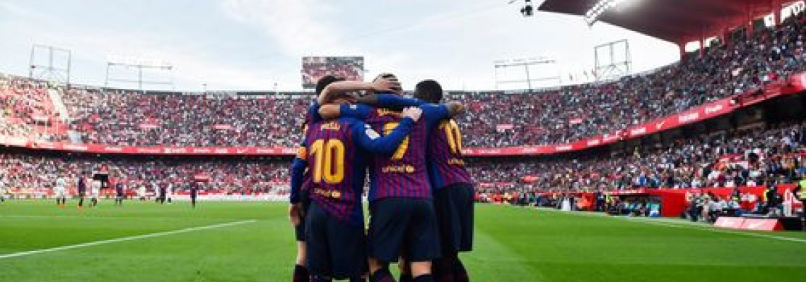 FC Barcelonas Robert Lewandowski scorer hattrick