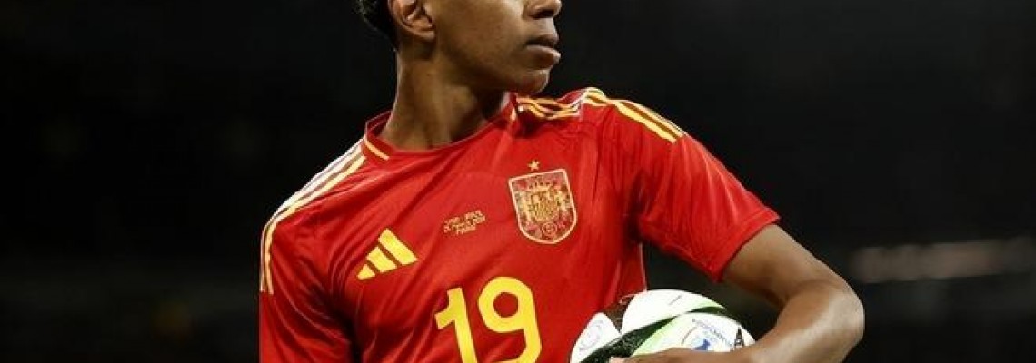 Spanien lider overraskelse i VM-åbningskamp