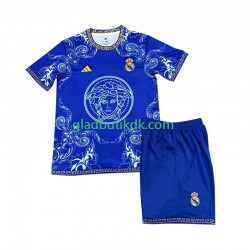 Hjemmebane Trøje Real Madrid Blå Versace Edition 2024-2025 K/Æ Børn(+Shorts)