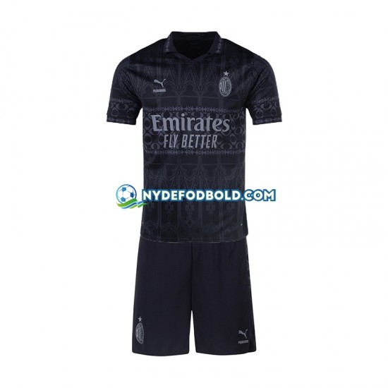4. Valg Trøje AC Milan Sort 2023-2024 K/Æ Børn(+Shorts)