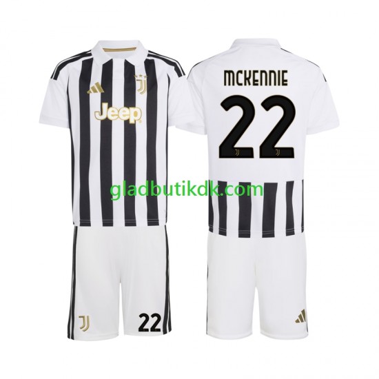 Hjemmebane Trøje Juventus Weston McKennie 22 2026-2027 K/Æ Børn(+Shorts)